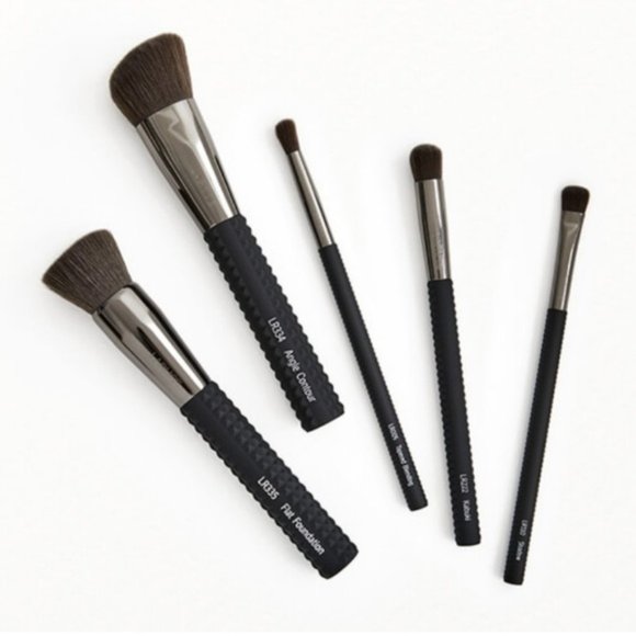 NEW LARUCE Beauty Essentials 5 pc set Brush Set - Picture 1 of 5